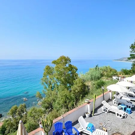 2 Bedroom Lovely In Апартаменты Паргелия